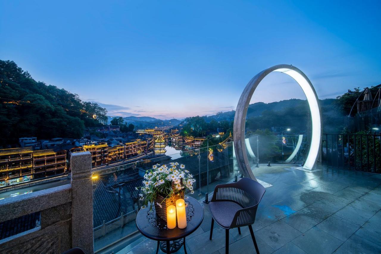 Phoenix Best River View B&B Fenghuang Exterior foto