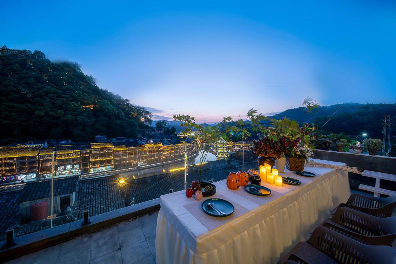 Phoenix Best River View B&B Fenghuang Exterior foto