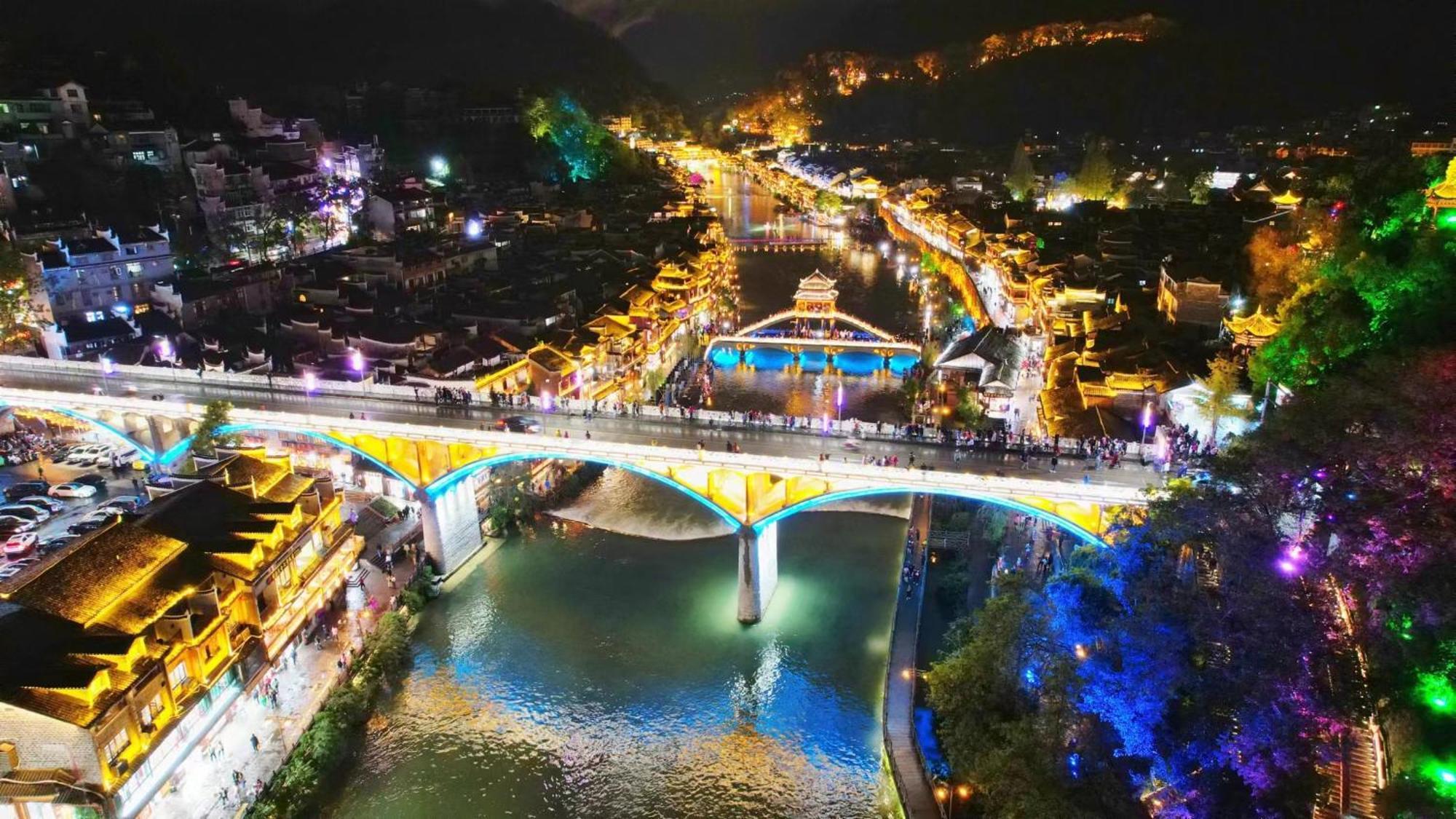 Phoenix Best River View B&B Fenghuang Exterior foto